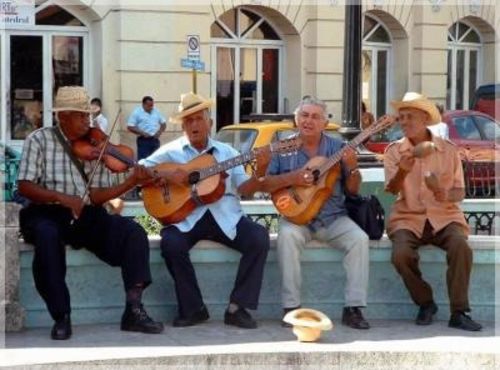 På din reise til Cuba opplever du mye live musikk